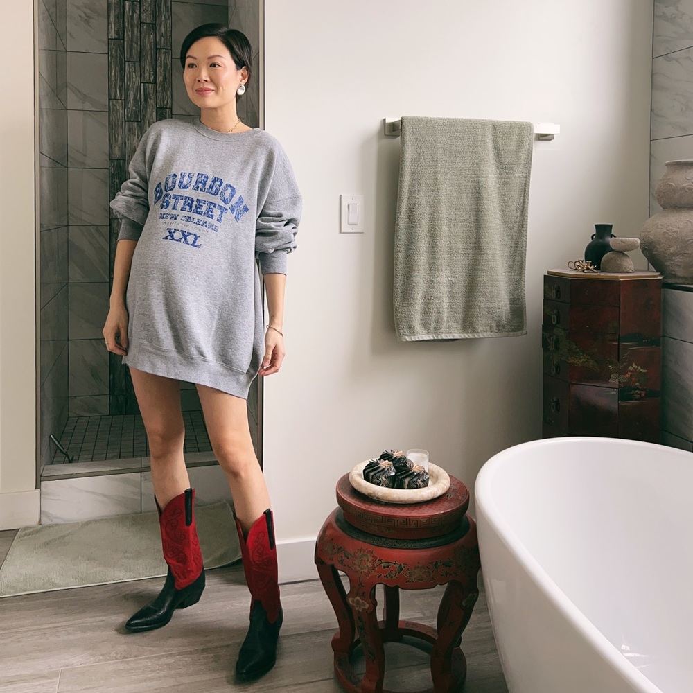 Oversized men’s FRUIT OF THE LOOM Bourbon street New Orleans sweatshirt.